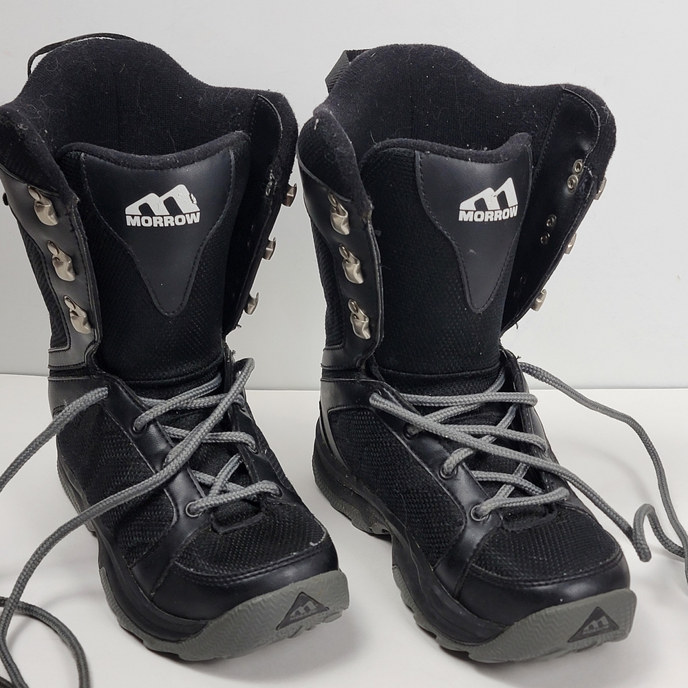 Morrow Slick Black Snowboard Boots Kids 4 Winter Sports
